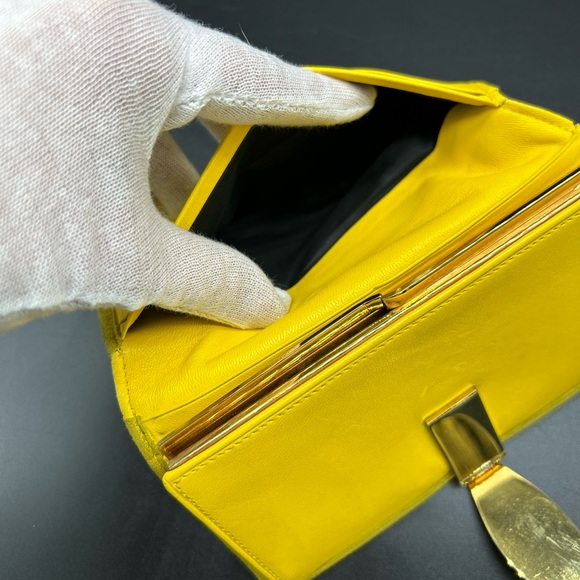 Loewe bifold yellow clasp wallet - Picture 9 of 13